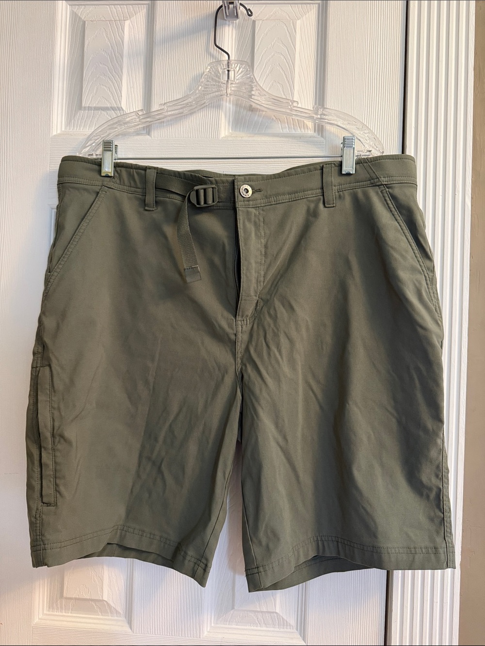 Gerry Olive Green Cargo Shorts with Integrated Belt size 38